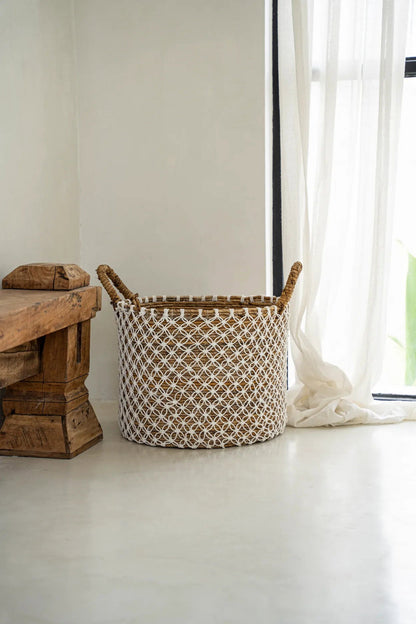 The Cross-Stitched Macramé Basket - M
