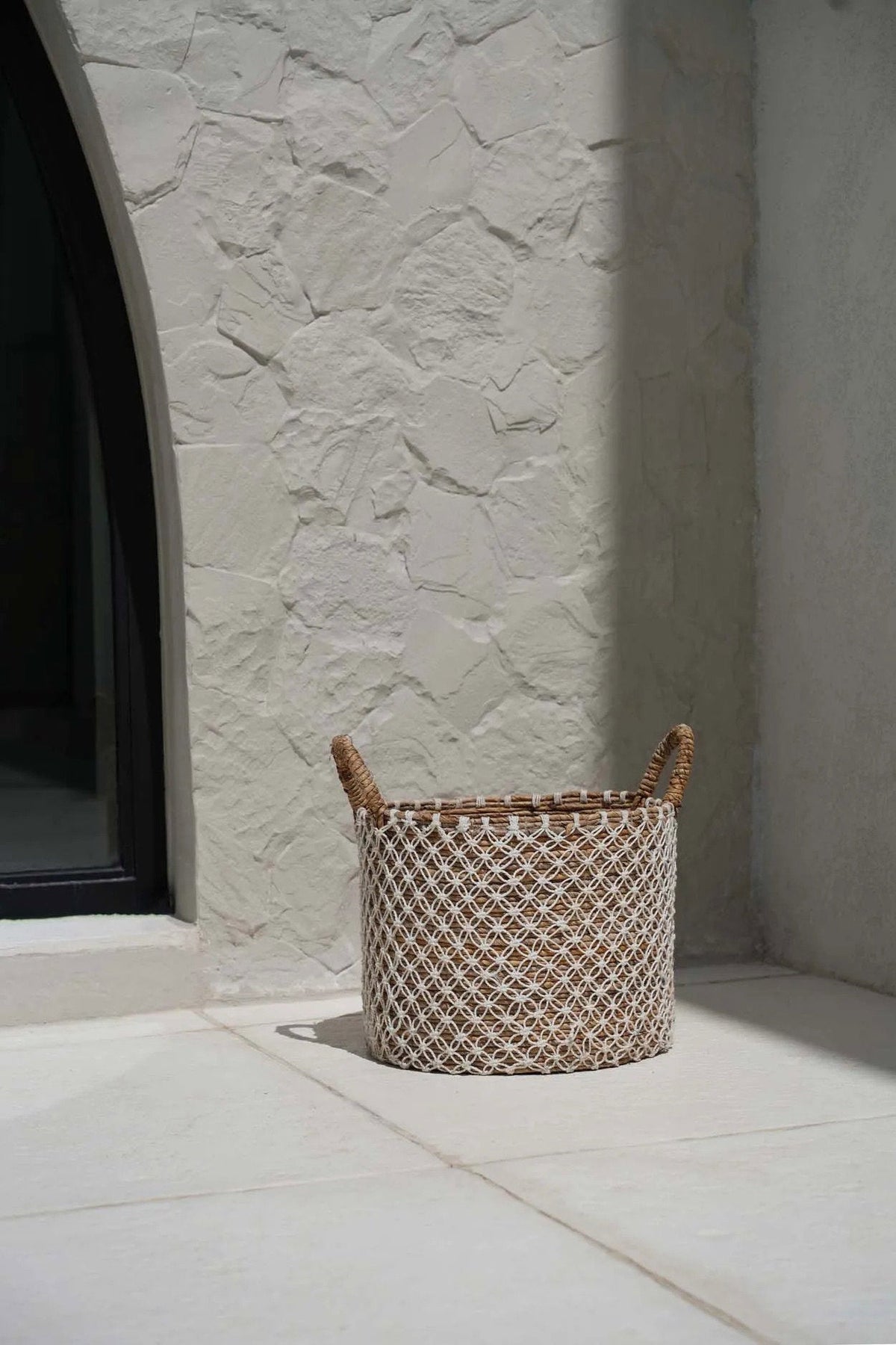 The Cross-Stitched Macramé Basket - M