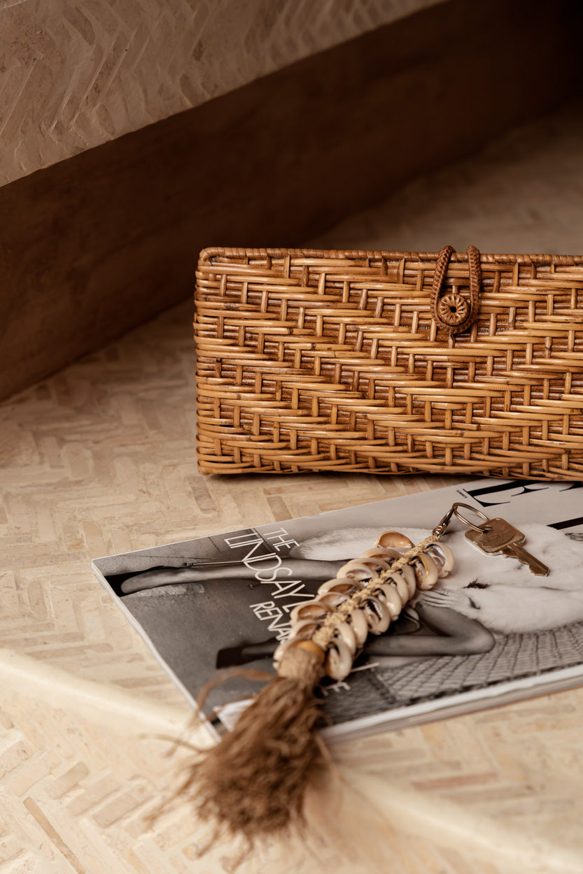 The Raffia Fishbone Keychain - Natural White