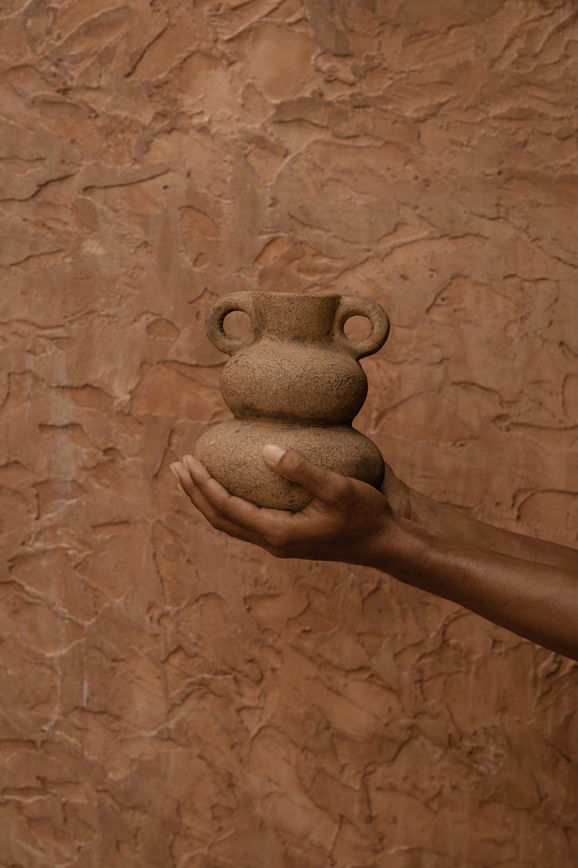The Earthen Balance Vase - Sand - S