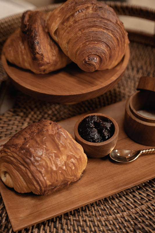 The Teak Root Cake Dish - M