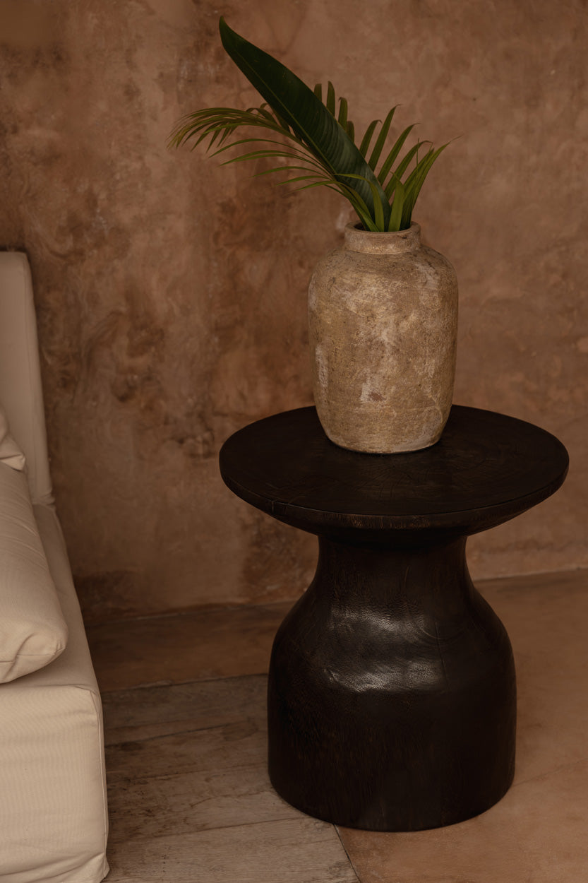 The Clay Echo Vase - Cream - M