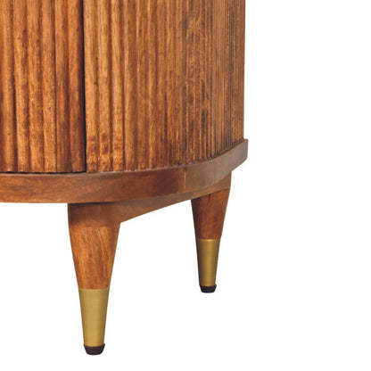 Comodino Rigato con Dettagli in Ottone