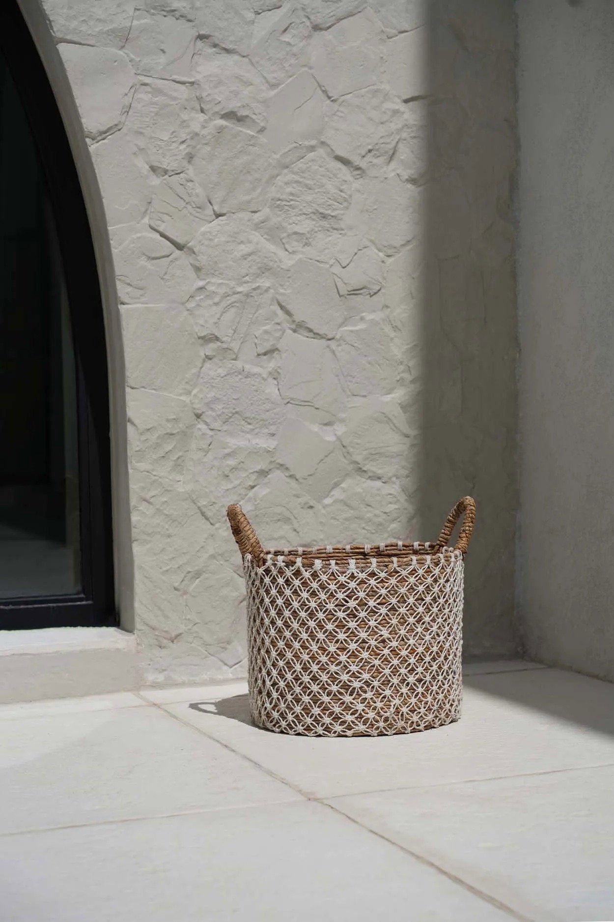 The Cross-Stitched Macramé Basket - M